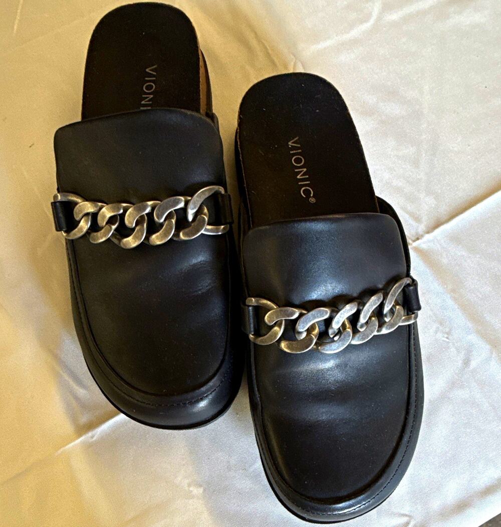 VIONIC Womens Black Leather Slide Sandals Chain Accent US 9.5 EU 40.5